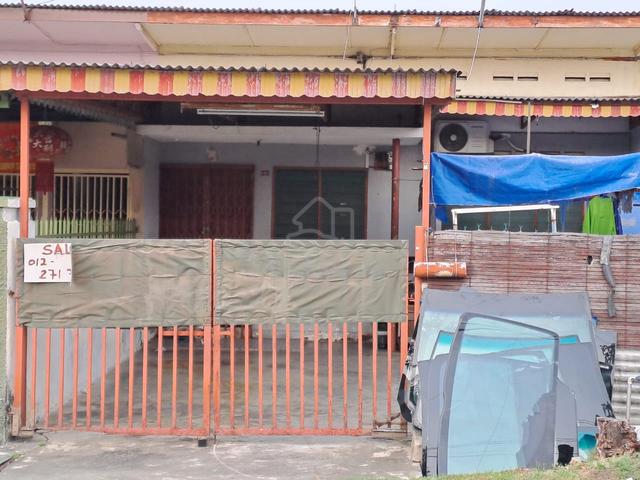 Klang Parade opposite house 1