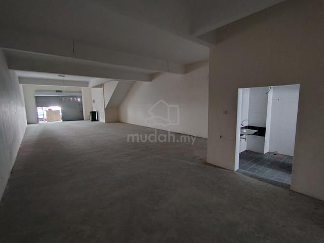 Three Storey Shoplot at Bandar Puteri Bangi (Intermediate) 1