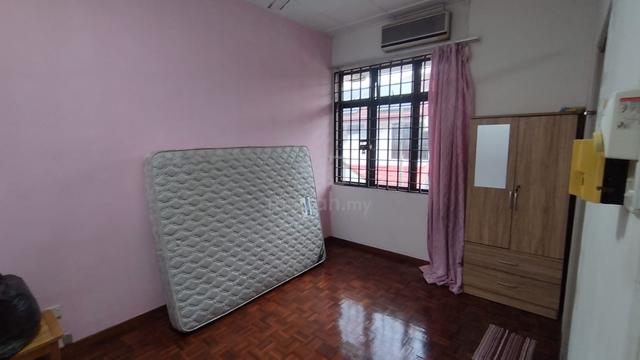 Common room for rent at Taman Rinting Masai 1