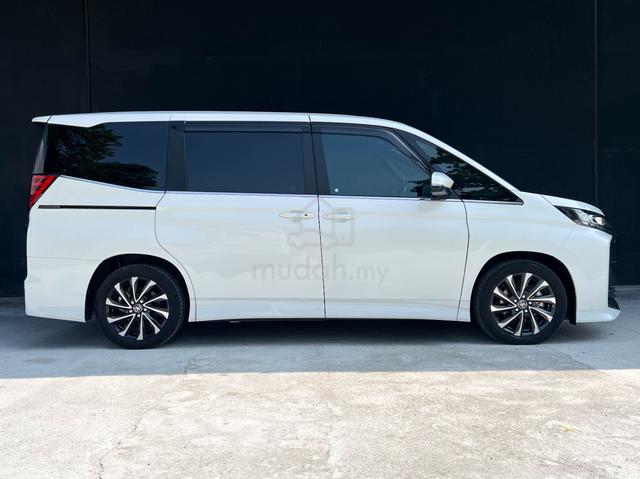 YR 2023 Toyota NOAH 2.0 Z (A) 9K KM MILEAGE - 4
