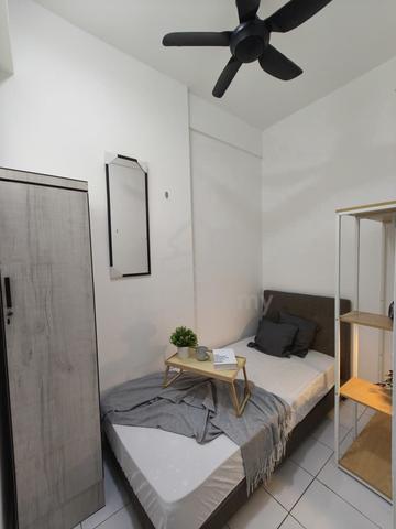 Single Room for Rent near Queensbay 1