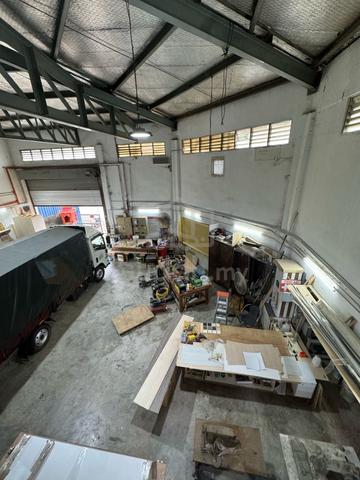 Bukit Serdang Corner Lot terrace factory Seri Kembangan Kinrara 1