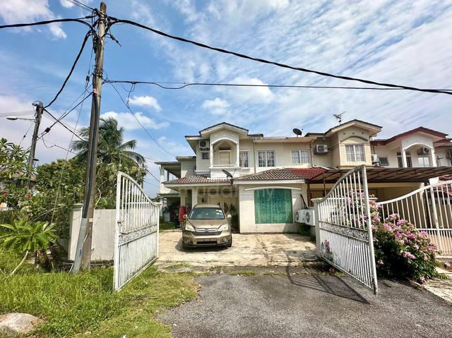 CORNER LOT Double Storey LEP 8 Taman Lestari Perdana 8 Seri Kembangan 1