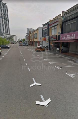 Setia Tropika, Jalan Setia Tropika 1