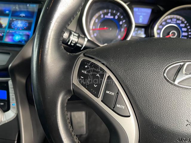 2012 Hyundai Elantra 1.8 (AT)/ Low Mileage - 3