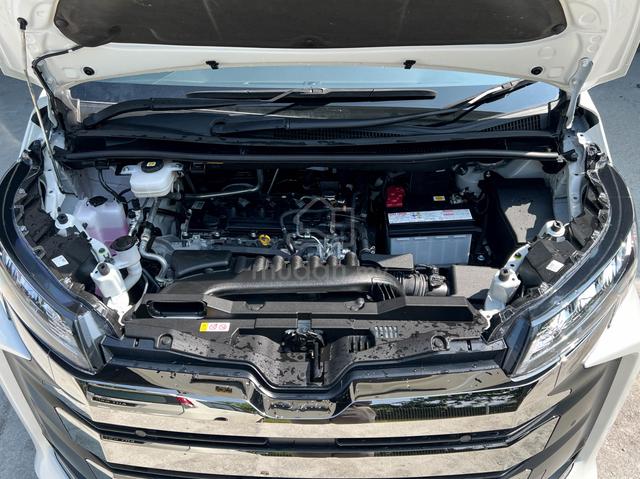 YR 2023 Toyota NOAH 2.0 Z (A) 9K KM MILEAGE - 3