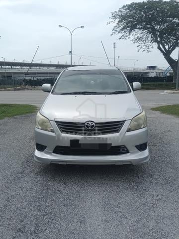 Toyota Innova - 3