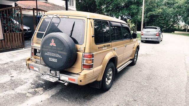 Mitsubishi Pajero  - 3
