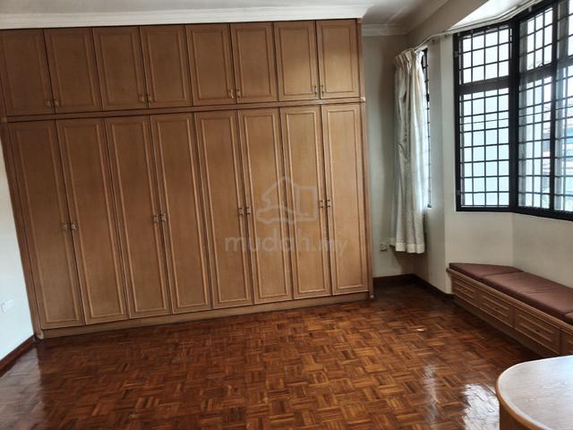 6 Minutes to CIQ KSL Fully Renovated House 1