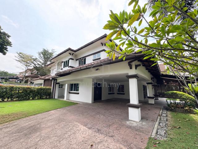 SPACIOUS CORNER LOT SEMI D‼️RENOVATED‼️Location KGSAAS Sek13 Shah Alam 1