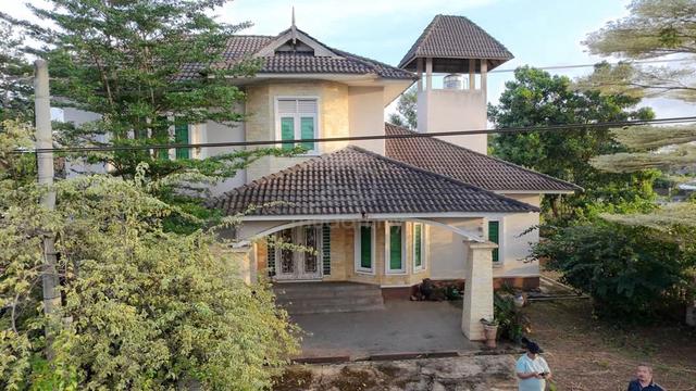 Tanah dan rumah 1