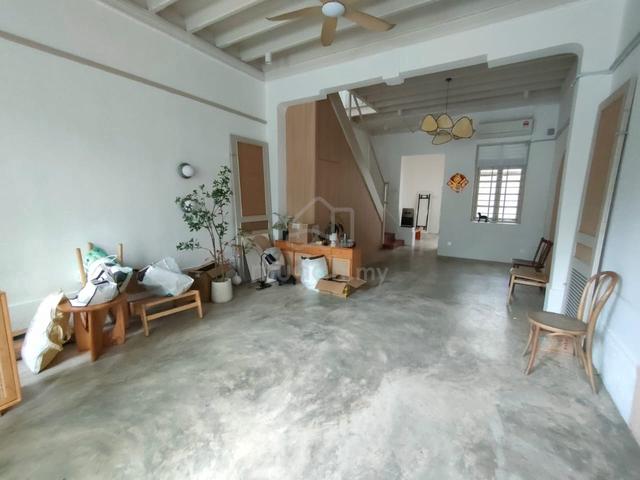 Ground Floor Office Lot Georgetown With Airconds Nice Condition 2