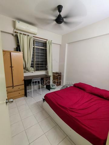 medium room near qb 1