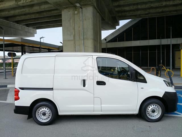 2022 Nissan NV200 1.6 (M) Panel Van - 4