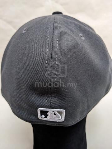 New Era Indians 59FIFTY Chief Wahoo Cap 7 1/2 - photo 5 of 6
