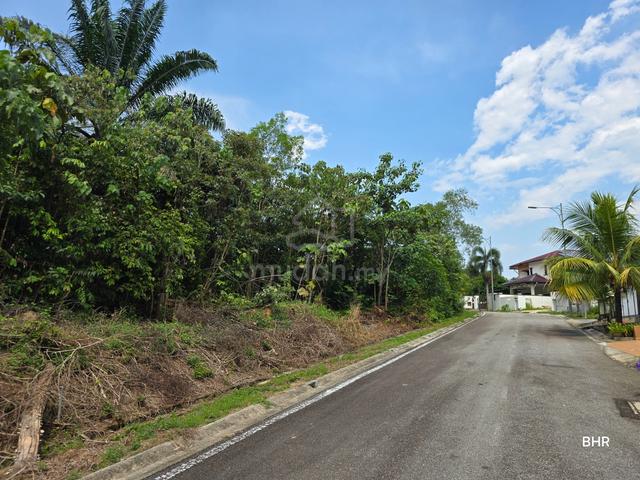 GATED GUARDED Freehold Bungalow Lot Putra Hill Bandar Seri Putra Bangi 1