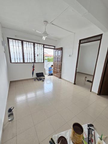 Flat Taman Ungku Tun Aminah 1