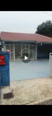 Taman Johor Single Storey Renovated Semi Detached House FOR RENT 1