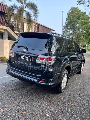 2012 Toyota FORTUNER 2.5 G (A) - 4