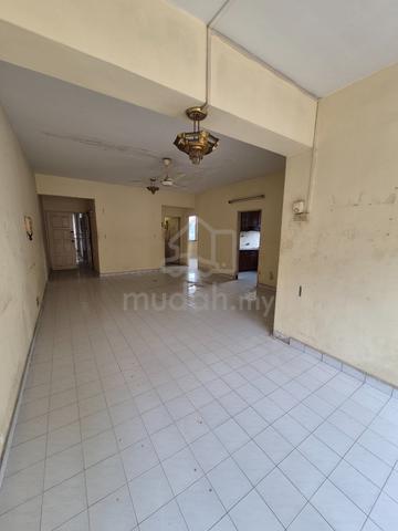Ixora Apartment (Jalan Tun Razak) 1