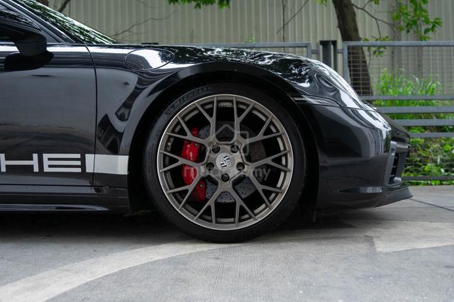 Porsche 911 Carrera 4S 2019 Jet Black (uk spec) - 3