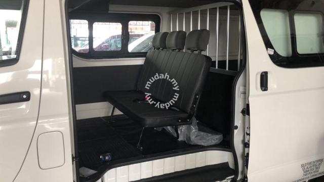 2026 New Toyota HIACE  3.0 (M) Semi Van L4 - 5