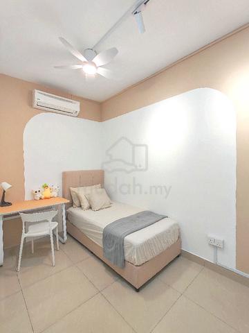 Spacious Single Room @ Connaught Avenue, Taman Connaught 1