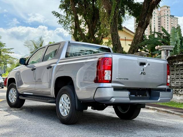 Mitsubishi Triton AUTO 4X4 Baru JUARA AXCR & VOTY - 3