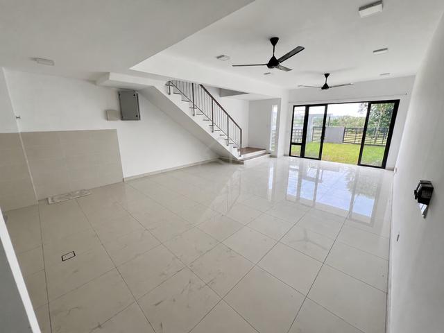 [FACING ELMINA LAKE] Double Storey, Elmina Valley 2 near lake and Mall 1