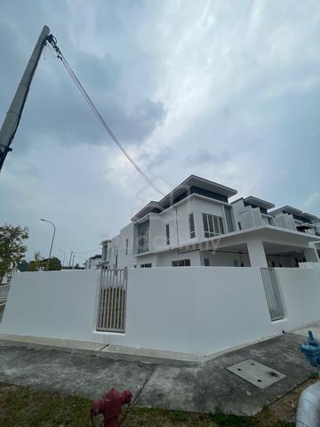 0%,freehold,corner lot,double storey,2500,biggest,extra land 1