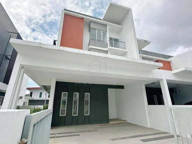 Kolombong, 3 Storey Terrace, Inter Corner, Guarded : Damaisari 1
