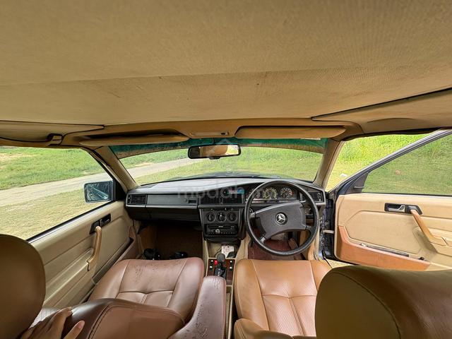 1997 Mercedes Benz 190E B 1.9 (A) - 4