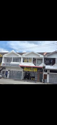Bilik atas kedai untuk disewakan (Perempuan Shj) 1