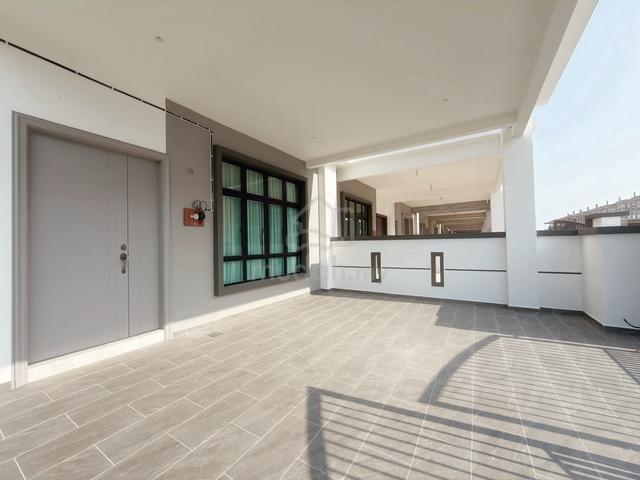 4 Bedroom Full Loan Freehold Double Storey 20x65sqft Bukit Rambai 1