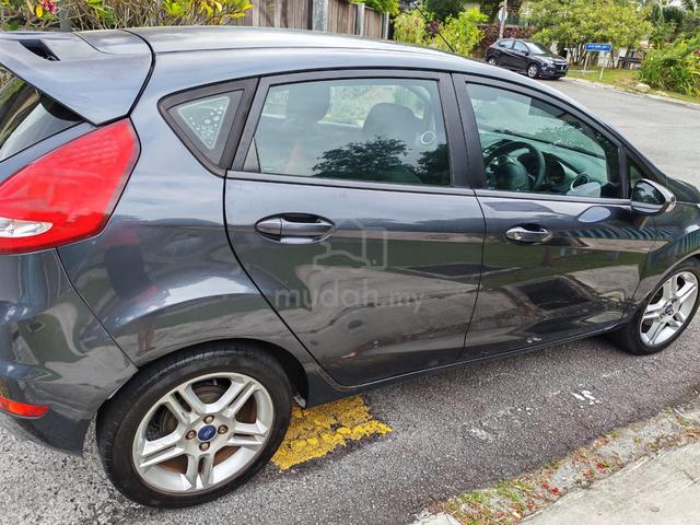 RARE GEM! 2012 Ford – Only 15k KM Mileage! Direct - 1
