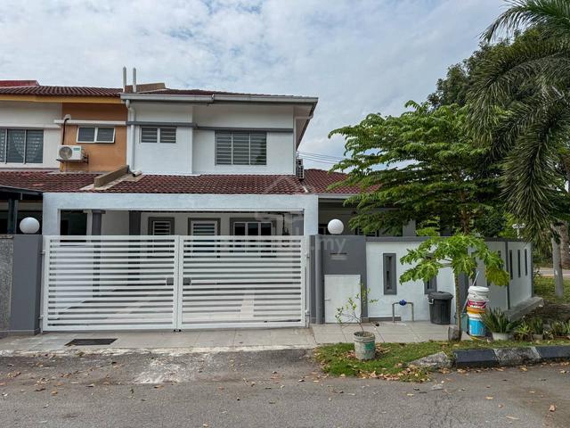 CORNER LOT Double Storey Bandar Saujana Putra SP8 Jenjarom RENOVATED 1