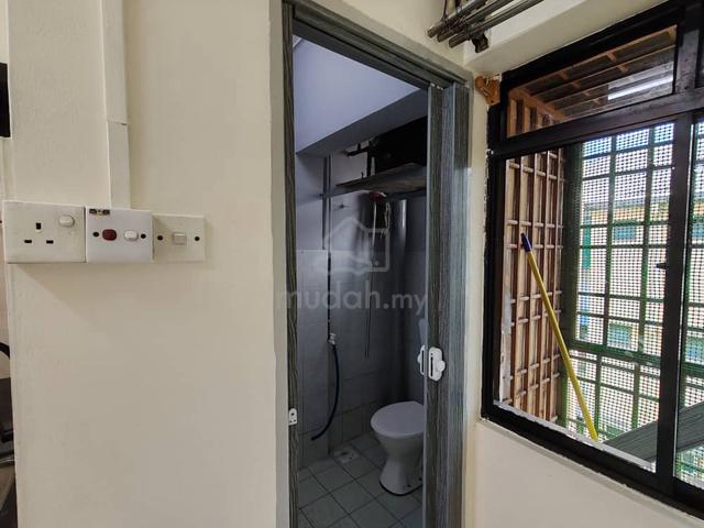 Flat Taman Idaman 4