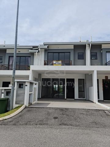 Diamond City Aster Semenyih 2sty End Lot Newly Painted Gated&Guarded 1