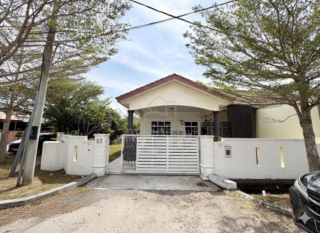 CORNER UNIT SemiD @ Taman Harmoni, Tanjung Agas, Muar 1