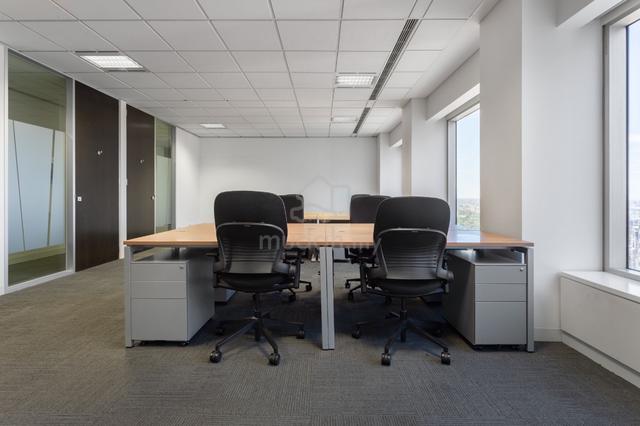 Fully serviced office space for you and your team in Regus The Gardens 1