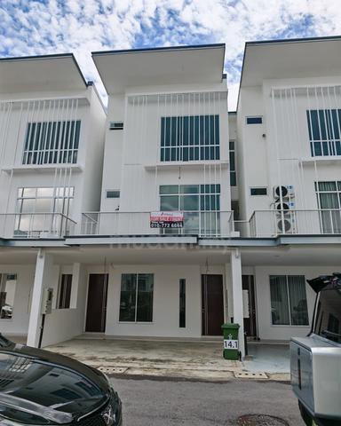 Townhouse @ Marq Suites, Batu Kawa For Sale 1