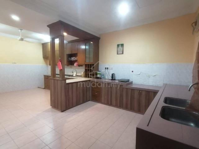 taman megah ria 1.5storey semi D partial furniture for rent 1