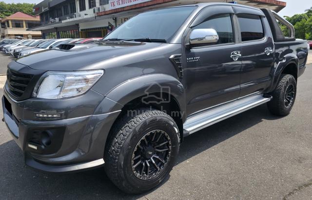 2015 Toyota HILUX 2.5 A G TRD VNT 4WD (AT) (4X4)🩶 - 1
