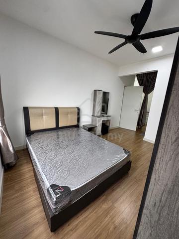 Master Female Room @Berkeley Uptown, Klang 1