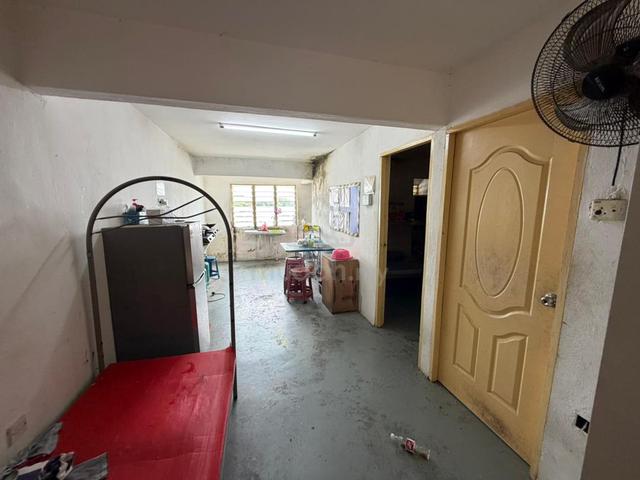 Taman Seruling Emas Flat 1