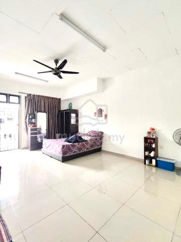 Taman Daya Jalan Rumbia Double Storey Terrace House 1