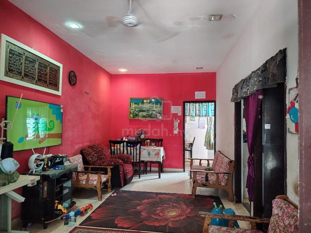 Single-Storey Terraced House, Taman Paroi Jaya,Next to Stadium Paroi 1