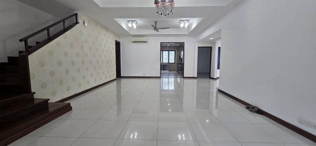 2sty CORNER terrace @ Sapphire, Bandar Kinrara Bk8 1