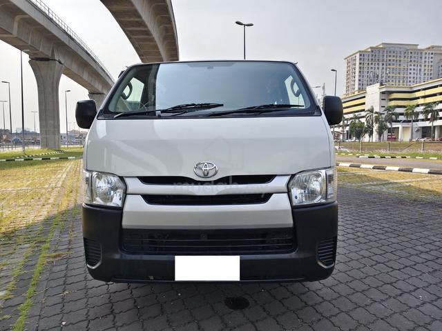 2017 Toyota Hiace 2.5 (M) Window 14 Seat Low Roof - 2