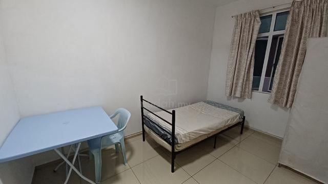 KLIA Medium room Free WiFi for RENT 1